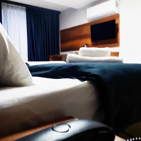 Acar Airport Hotell *